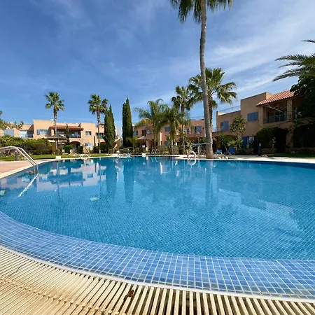 Beautiful Garden Apartment *